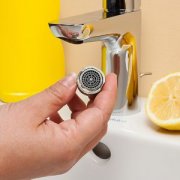 Зачем нужен аэратор для смесителя и как самостоятельно его поменять?