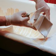 Эмаль для реставрации ванны: сравнительный обзор 4-х наиболее популярных вариантов