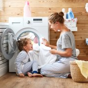 Почему нельзя сушить постиранное бельё в квартире