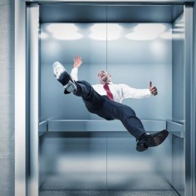 Почему нельзя прыгать в лифте: стоит ли проверять это на себе?