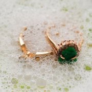 5 лучших средств для очистки золотых украшений