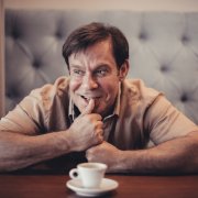 Где живёт Ефим Шифрин: скромная жизнь звёздного юмориста