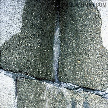 Гидропломба для колодца или как быстро и грамотно заделать щель в бетонном кольце