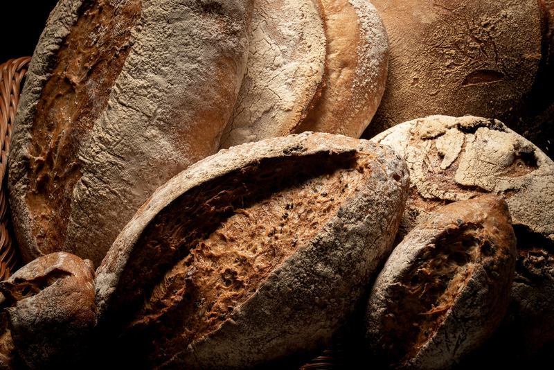 Почему хлеб нельзя хранить в холодильнике: 3 весомые причины