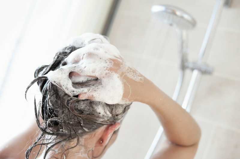 Мыть голову в понедельник — к беде?